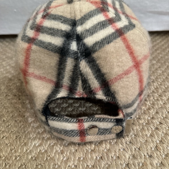 Burberry 100% cashmere brand new cap. In Burberry signature fabric. New no tags - Picture 4 of 6